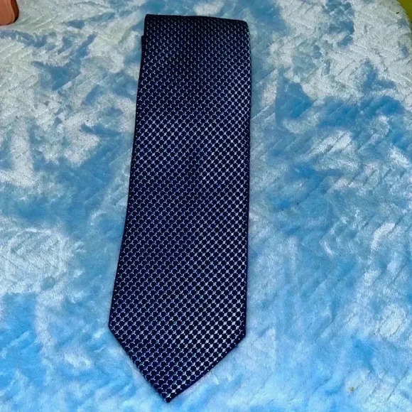 Jos. A. Bank Signature Collection Tie - Picture 1 of 5